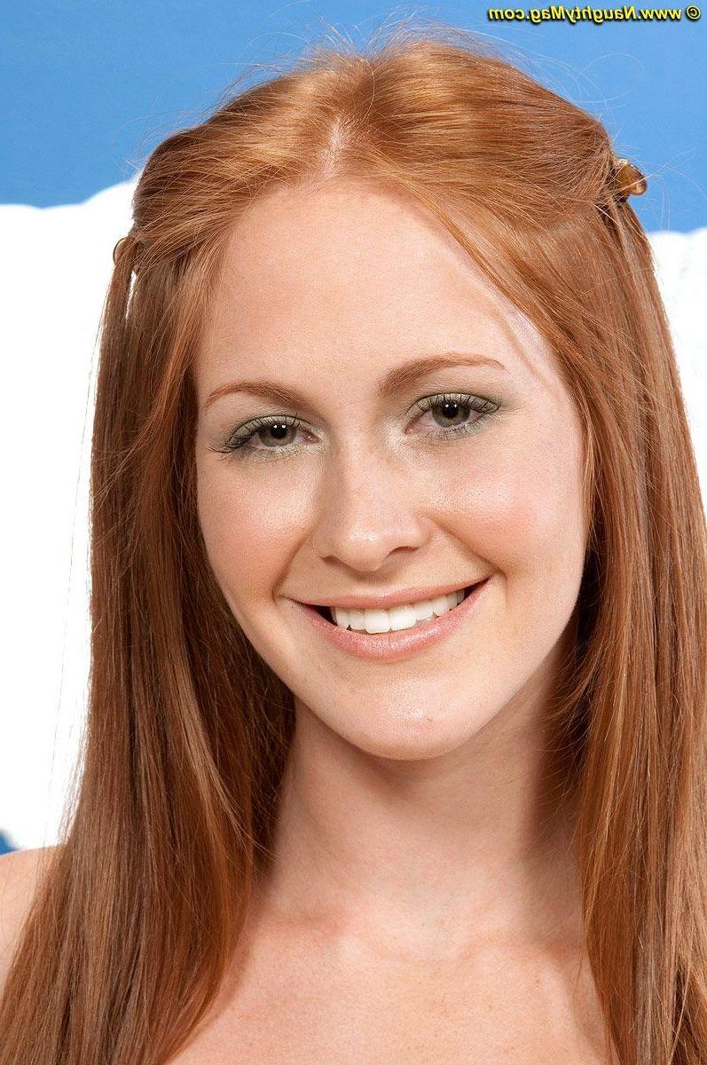 16P Pictures of a redhead teen naked and ready to fuck