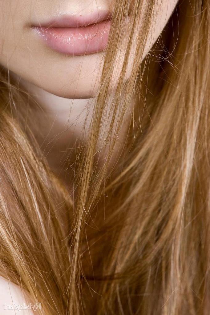 16P Hot teen girl Daisy Gold flaunts her gorgeous tight body on the couch