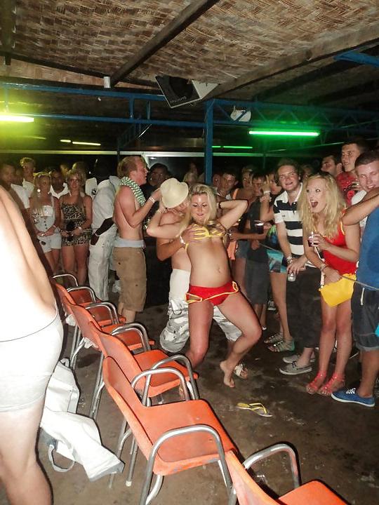 25P Hypnotist Party (Naked Naughtiness)
