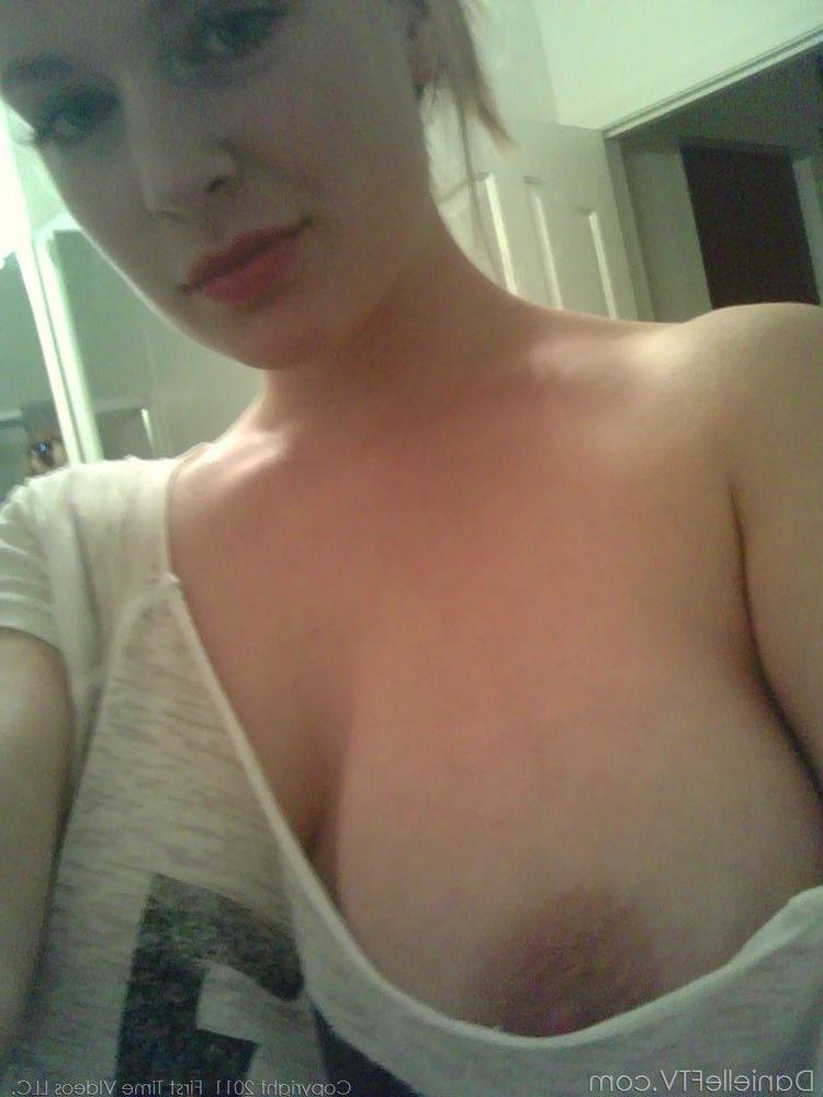 15P Pictures of Danielle FTV giving you sexy selfpics at home