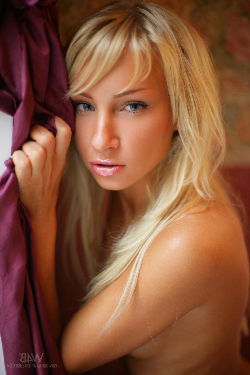 16P Blonde hottie Dasha shows off her super tight body in "Portraits"