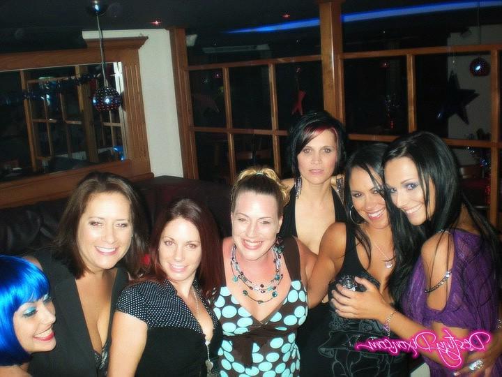 15P Candid pictures of Destiny having a party with her friends