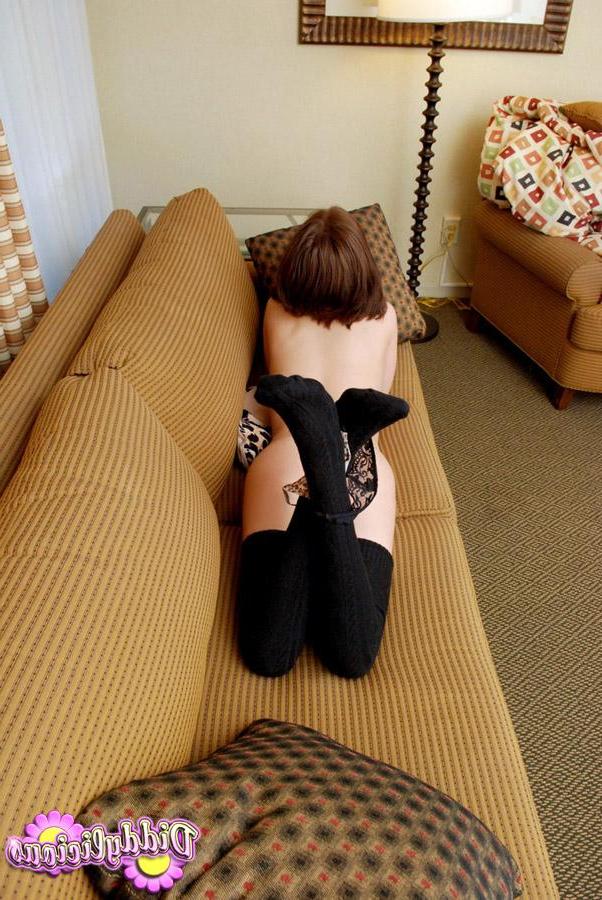 20P Pictures of Diddylicious waiting for you on the couch
