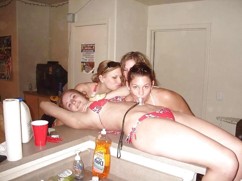 22P Party Girls