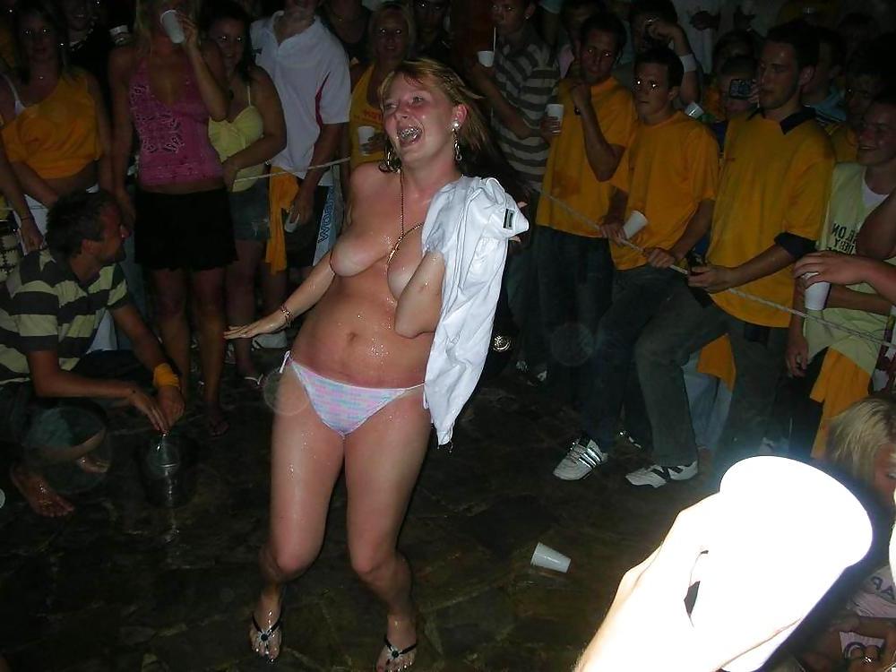 22P Party Girls