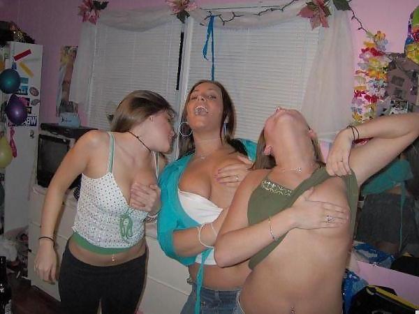 22P Party Girls