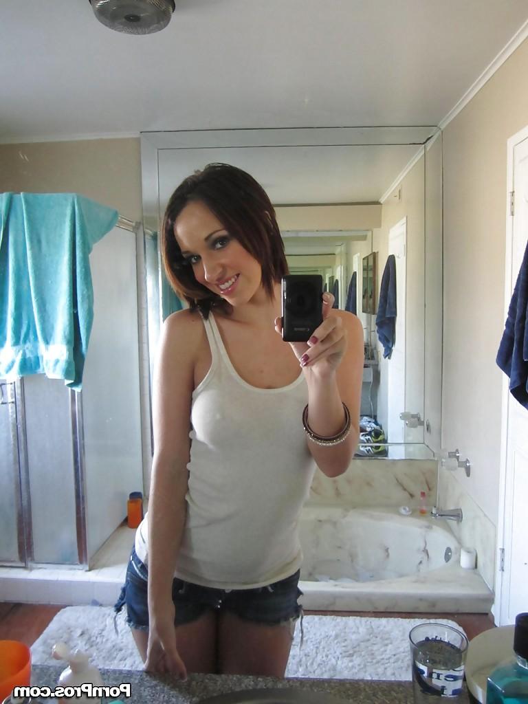 16P Hottie with a big ass Jada Stevens strips off bikini to show her body