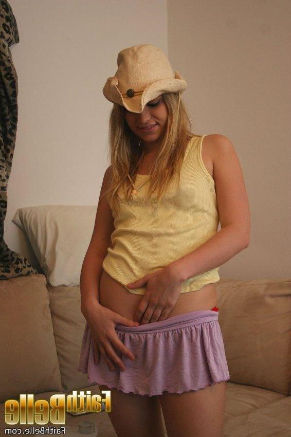 20P Pictures of Faith Belle fingering herself on the couch