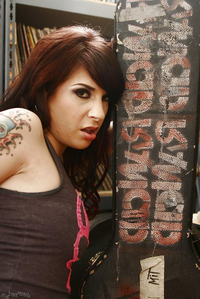 16P Brunette babe Joanna Angel has her pantiess off to show that ass