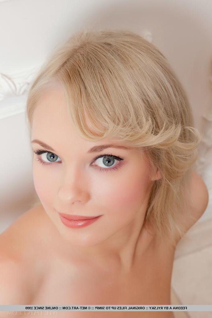18P Beautiful blonde Feeona A dresses up in red lingerie just for you