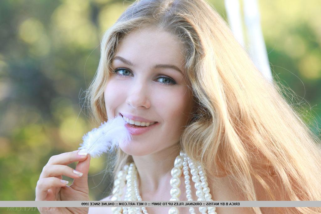 18P Incredible blonde Erica B wants you to join her for a private picnic