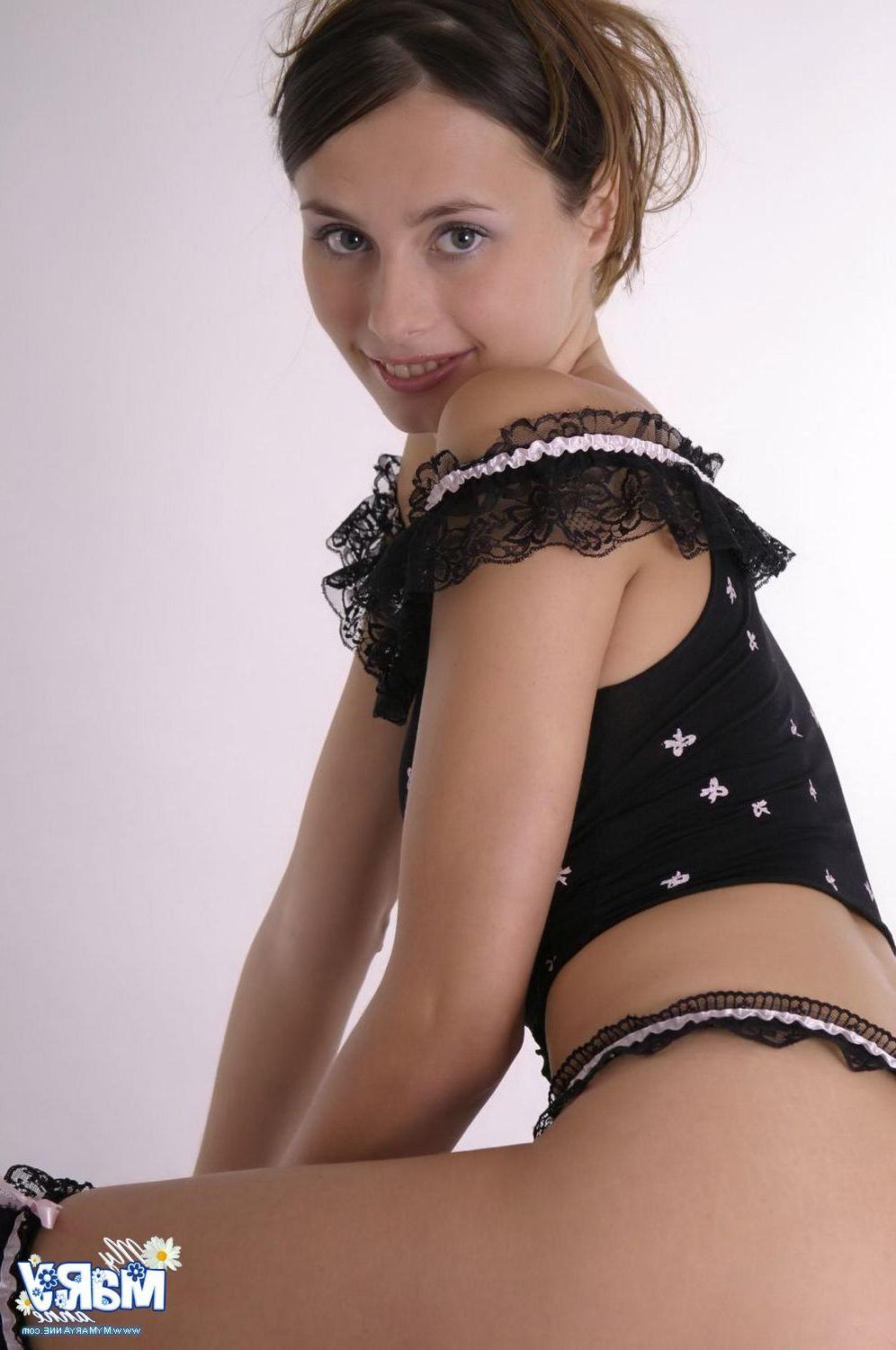 20P Pictures of teen amateur My Mary Anne teasing in some skimpy lingerie