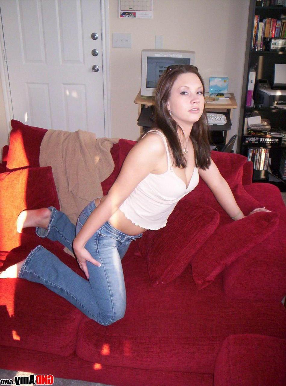 12P Pictures of teen GND Amy waiting for you on the couch