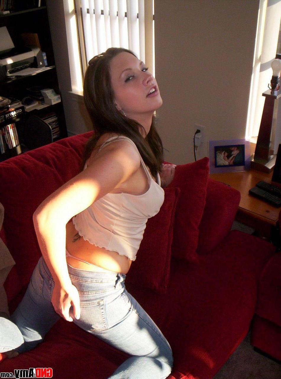 12P Pictures of teen GND Amy waiting for you on the couch