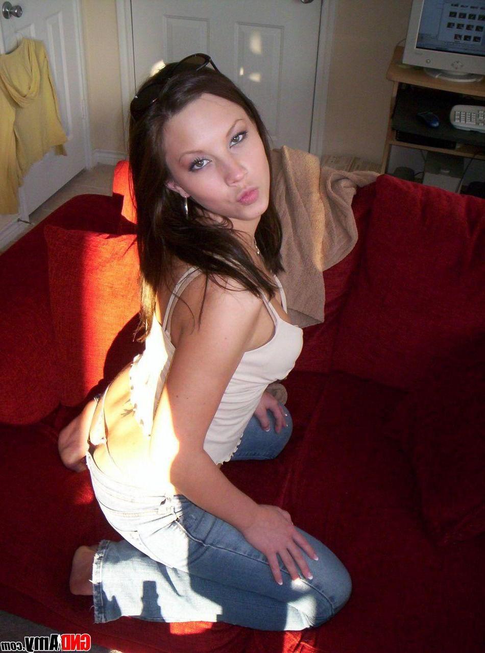 12P Pictures of teen GND Amy waiting for you on the couch