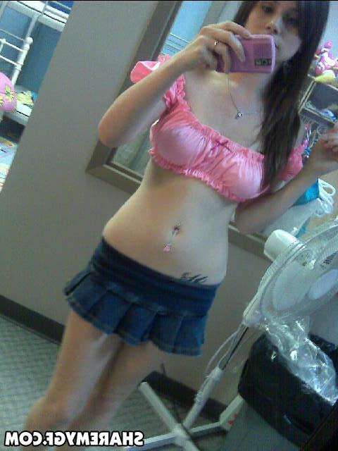20P Hailey Leigh takes some sexy home pics of herself for Share My GF