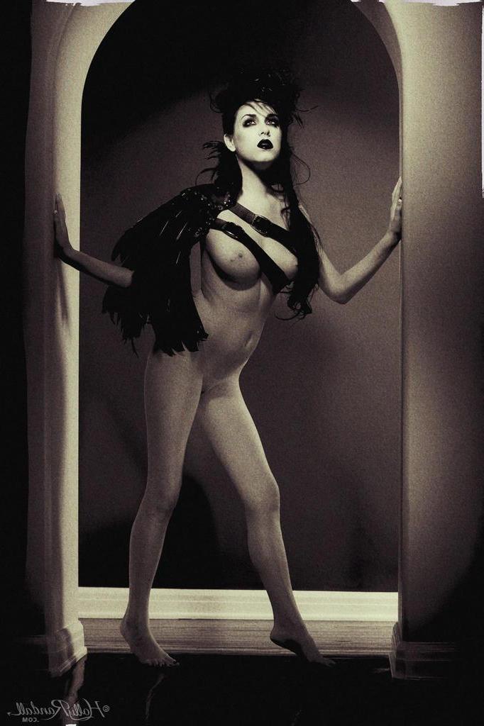 16P Hot goth pinup model Heather Joy displays her sexy body