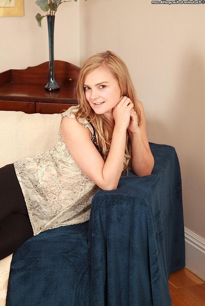 15P Cute amateur Heidi slowly pulls her white panties down her legs