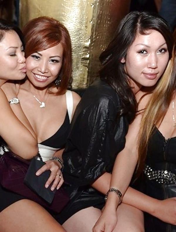 25P Real Canadian Girls at Nighctlubs
