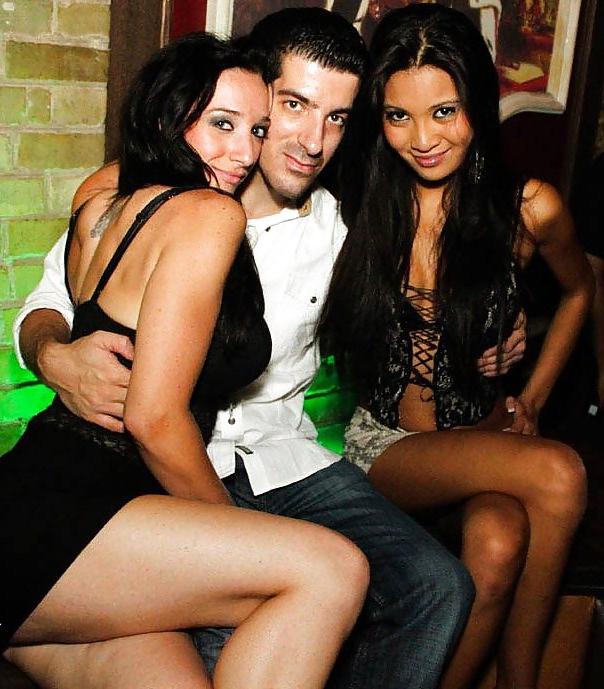 25P Real Canadian Girls at Nighctlubs
