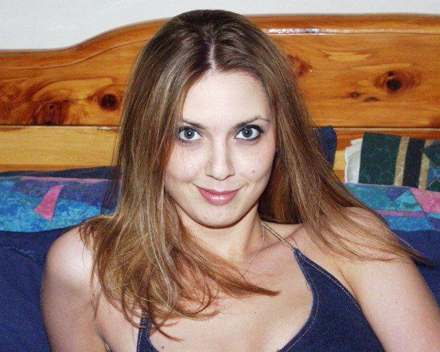 20P Pictures of teen Jennie Loves Sex spreading her legs for a hard fuck