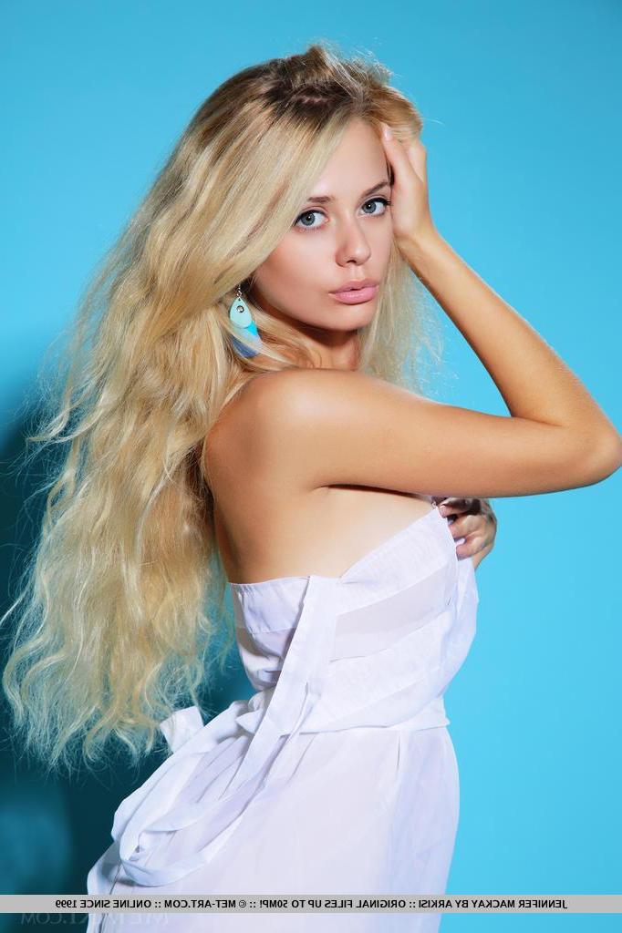 18P Stunning blonde beauty Jennifer Mackay shows her hot body in white lace