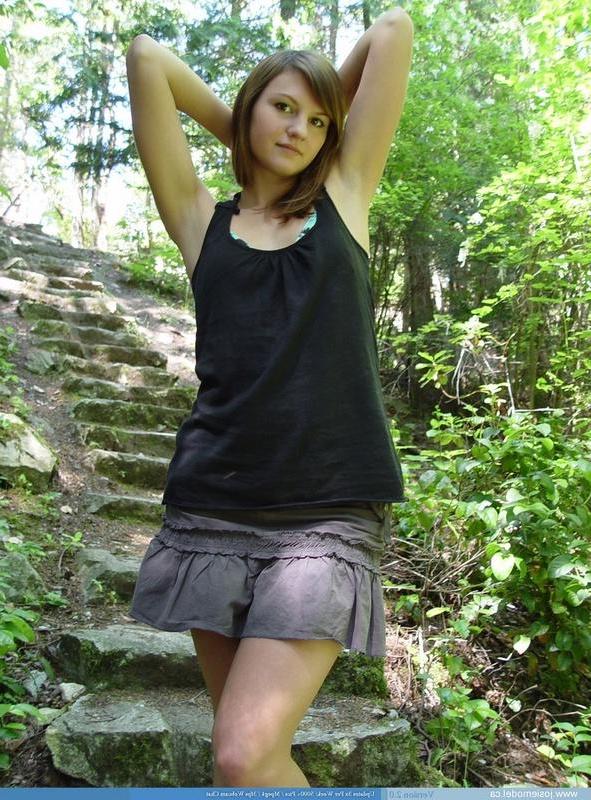 20P Pictures of Josie Model flashing from behind her bikini
