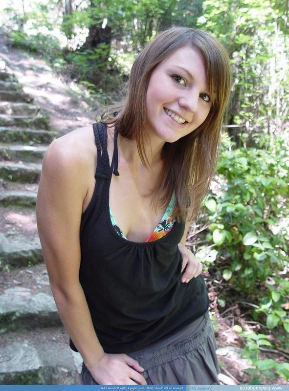 20P Pictures of Josie Model flashing from behind her bikini