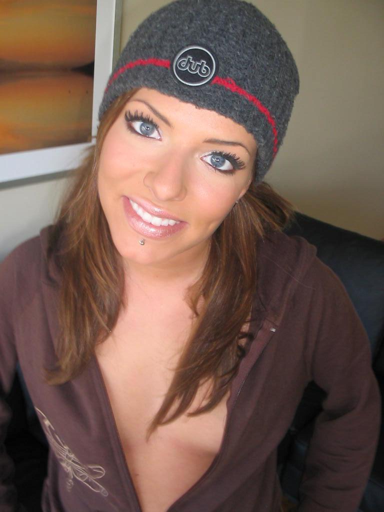 20P Pictures of Just Sasha ready for you to fuck her pussy