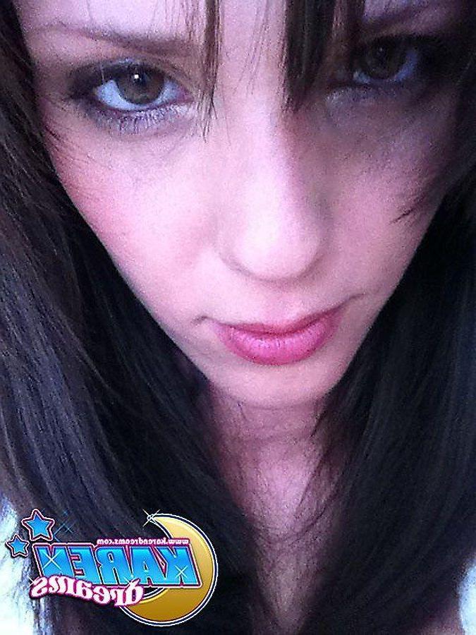 20P Pictures of Karen Dreams being a cock-tease on web-cam