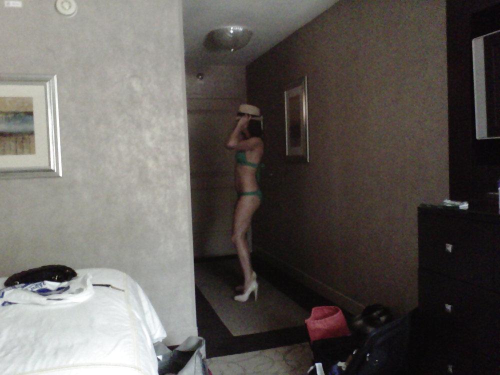 6P Las Vegas- Canadian Girl