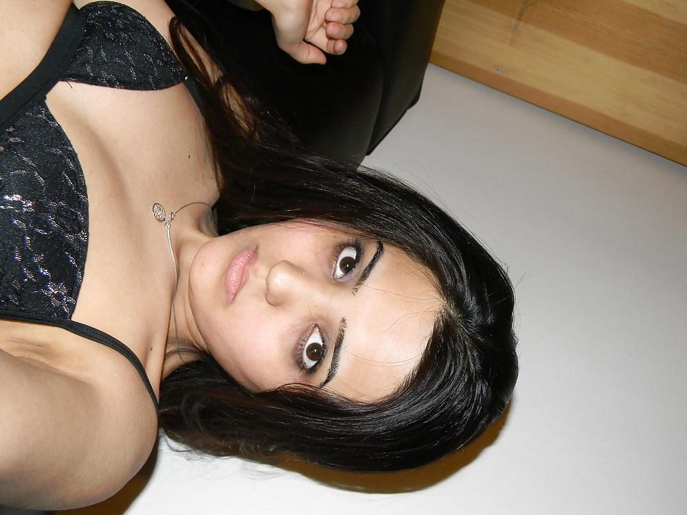 25P Afghan Babe in the west