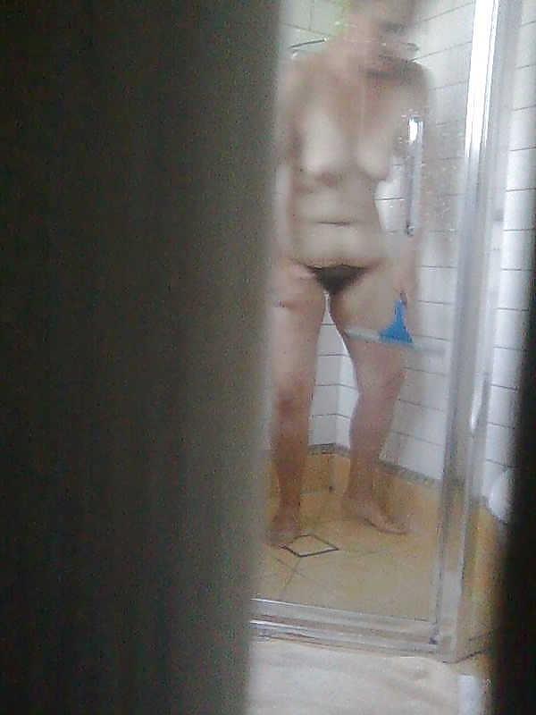 13P My wife on spy cam, Meine Frau heimlich fotografiert