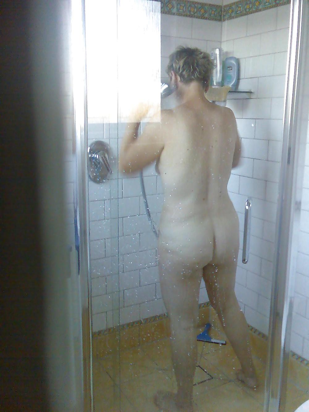 13P My wife on spy cam, Meine Frau heimlich fotografiert