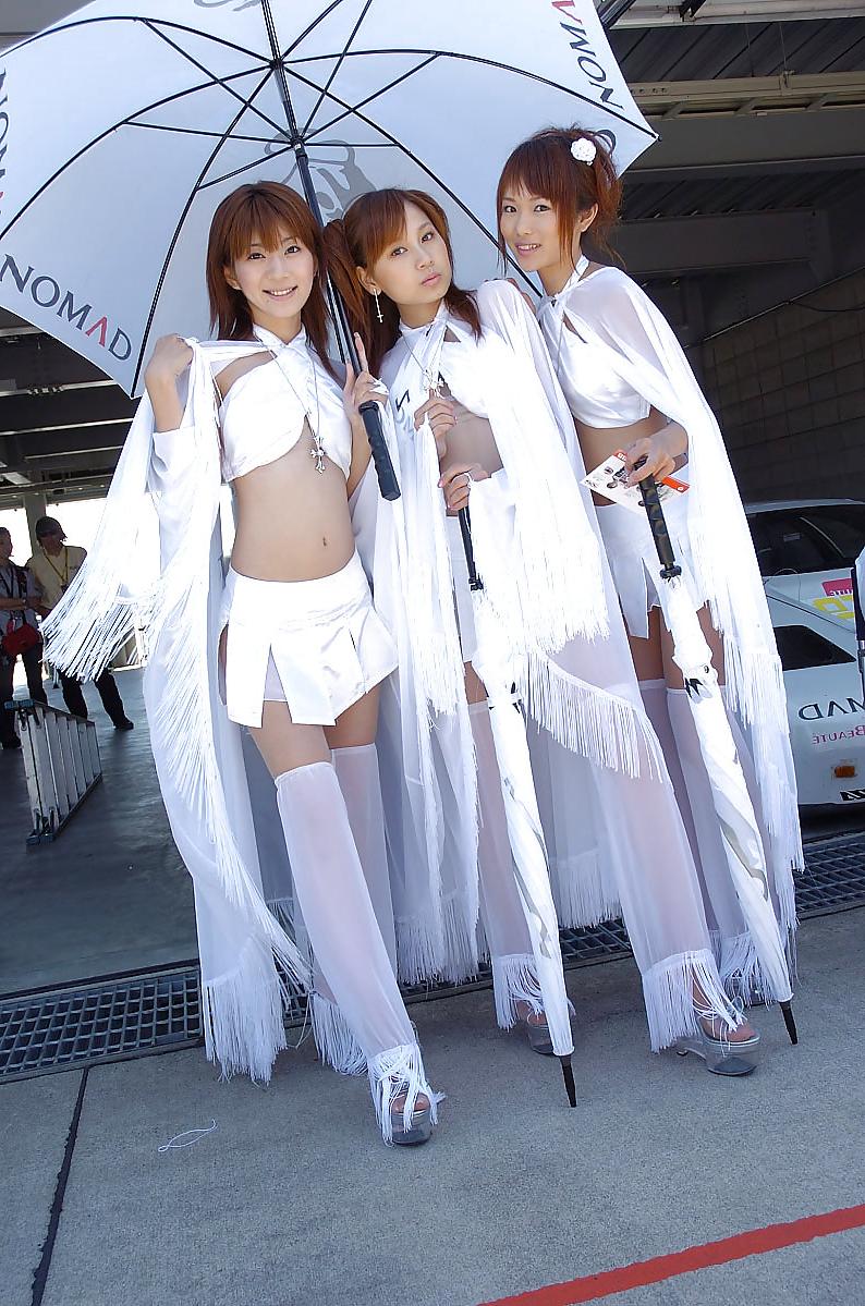 25P Japanese Race Queens-On The Track (3)