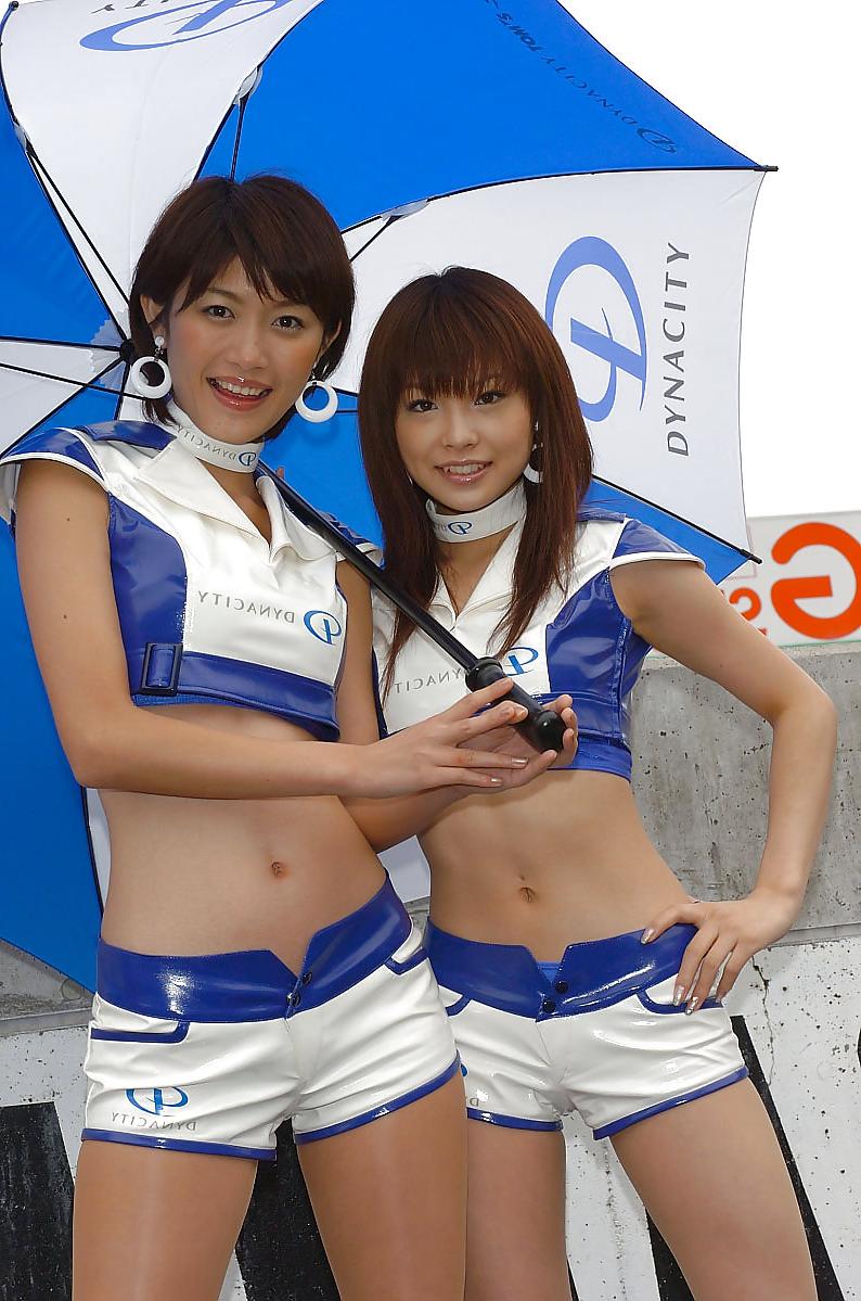 25P Japanese Race Queens-On The Track (3)
