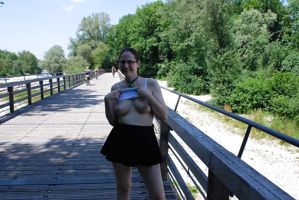 22P Nackt am Fluss , nude at the river