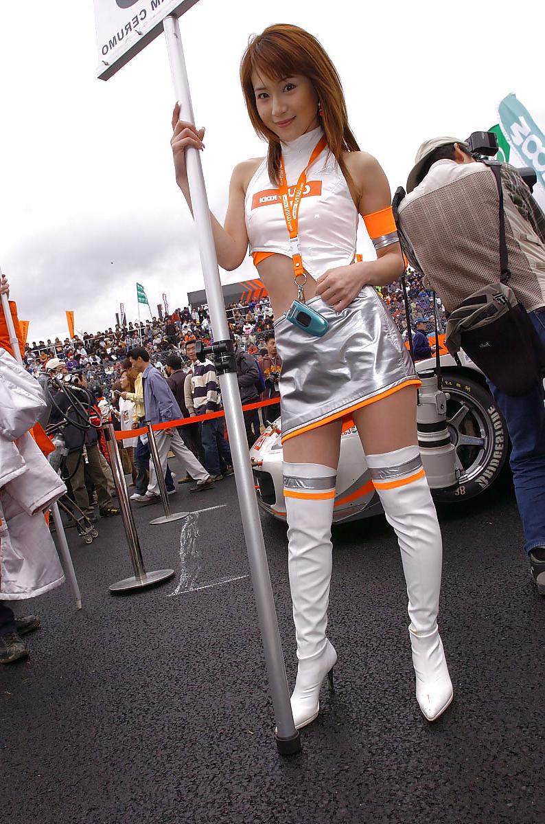 25P Japanese Race Queens-On The Track (2)