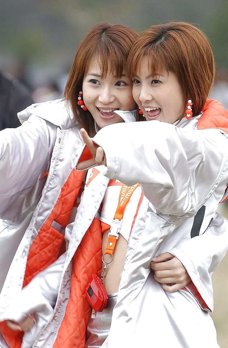 25P Japanese Race Queens-On The Track (2)