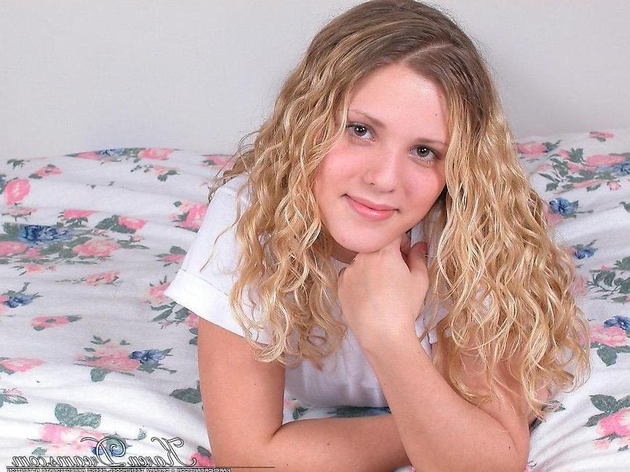 20P Pictures of teen Karen Dreams being cute in her panties