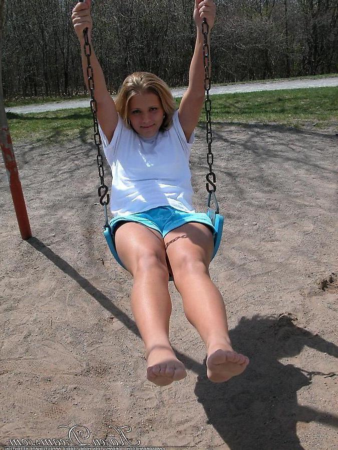 20P Pictures of Karen Dreams teasing at a park