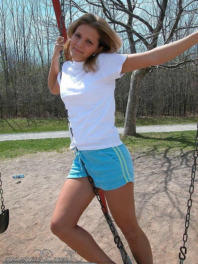 20P Pictures of Karen Dreams teasing at a park