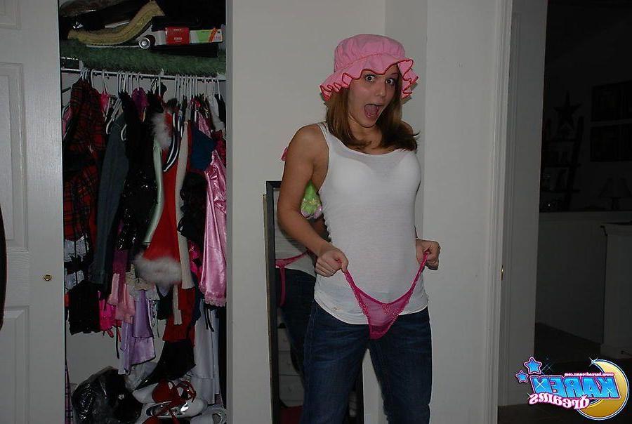 20P Pictures of teen cutie Karen Dreams being goofy at home