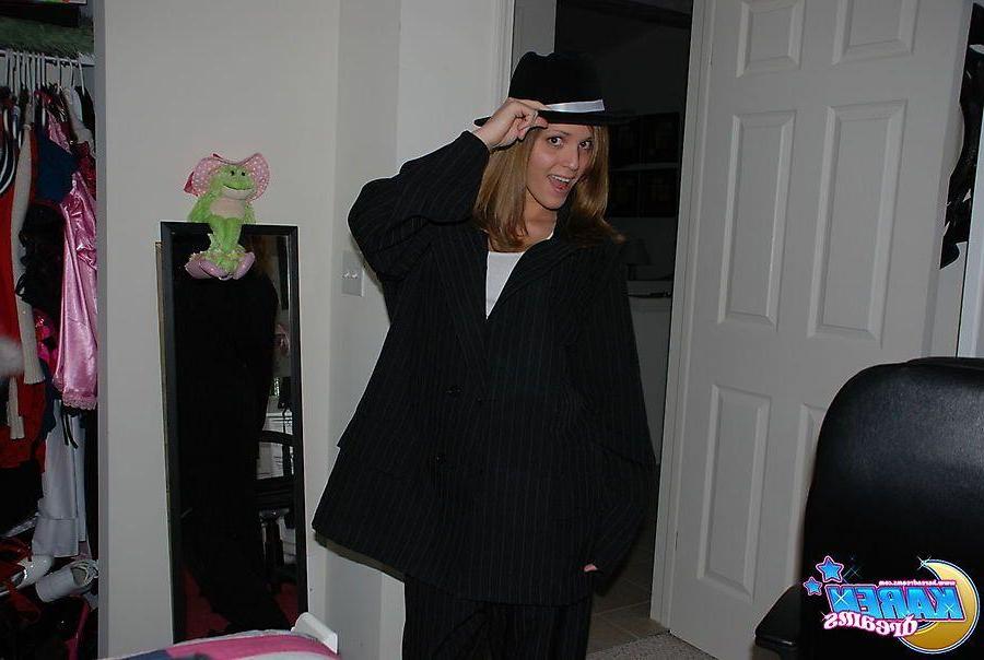 20P Pictures of teen cutie Karen Dreams being goofy at home