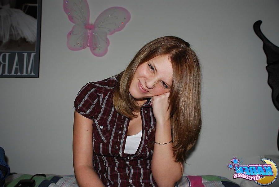 20P Pictures of teen cutie Karen Dreams being goofy at home