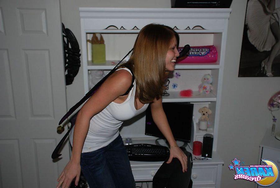 20P Pictures of teen cutie Karen Dreams being goofy at home