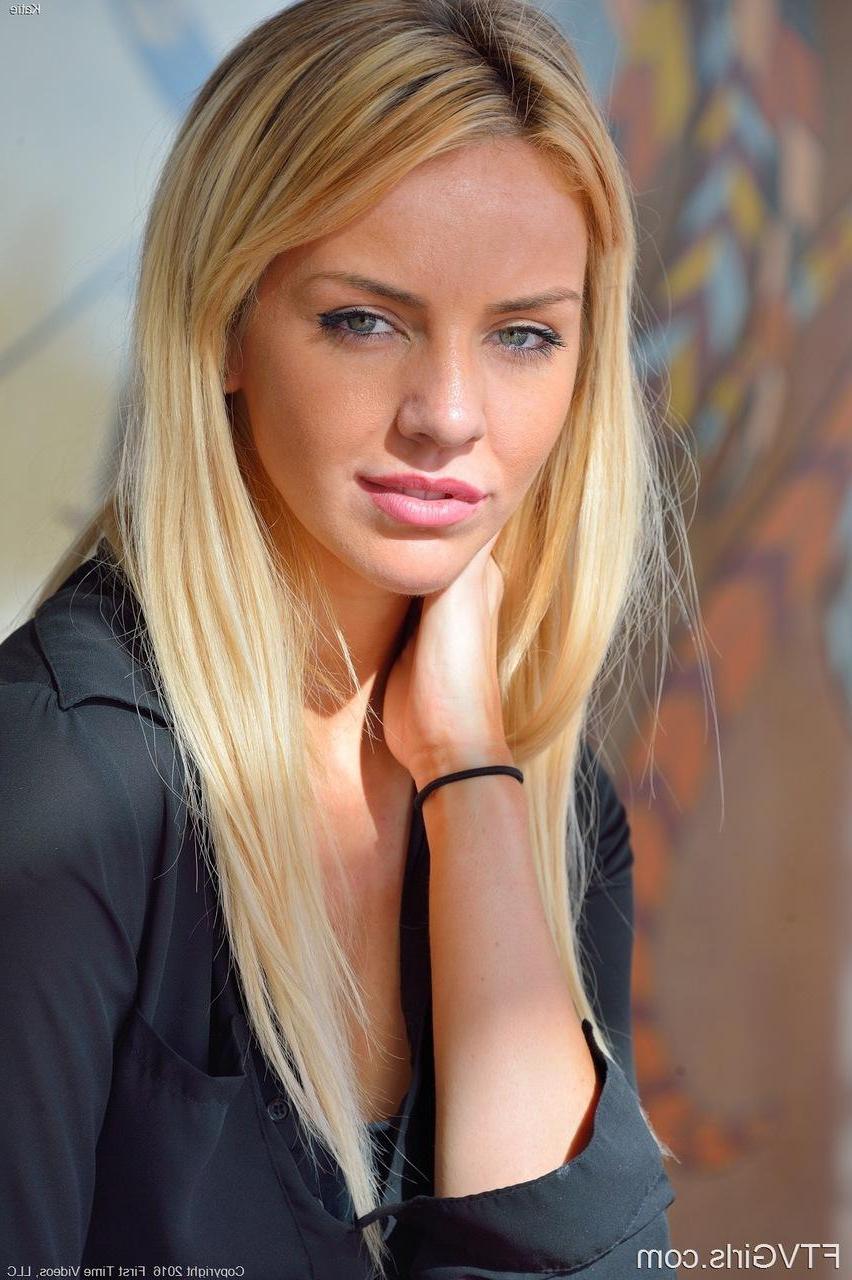 15P Blonde teen Katie plays with her pussy and feet at home