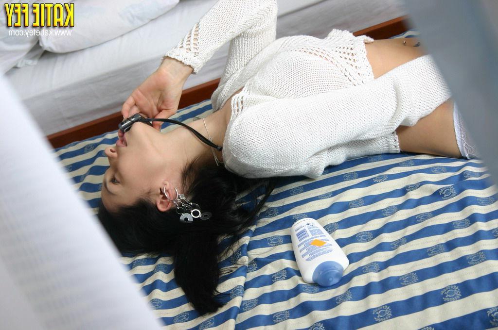 15P Katie fey topless in bed
