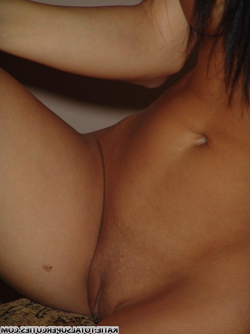 20P Pictures of teen babe Katie getting all naked for you
