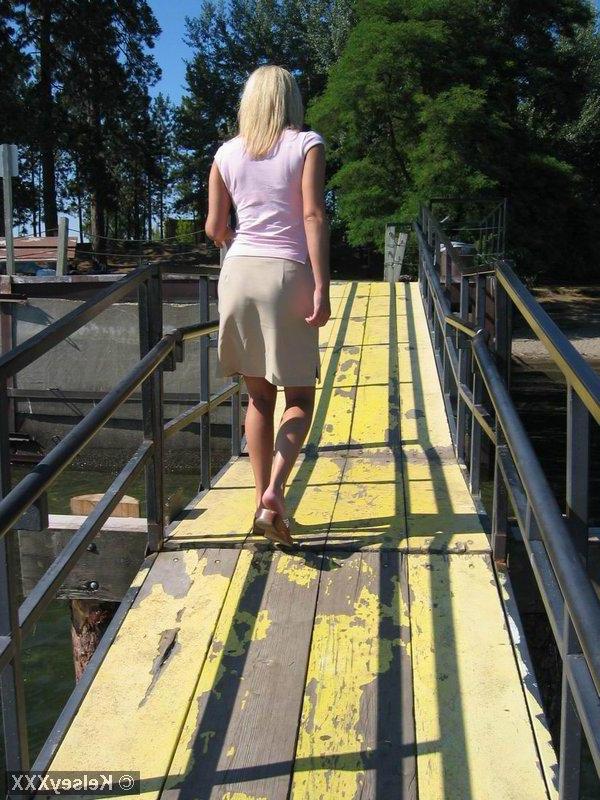 20P Pictures of teen Kelsey XXX showing you up her skirt outside